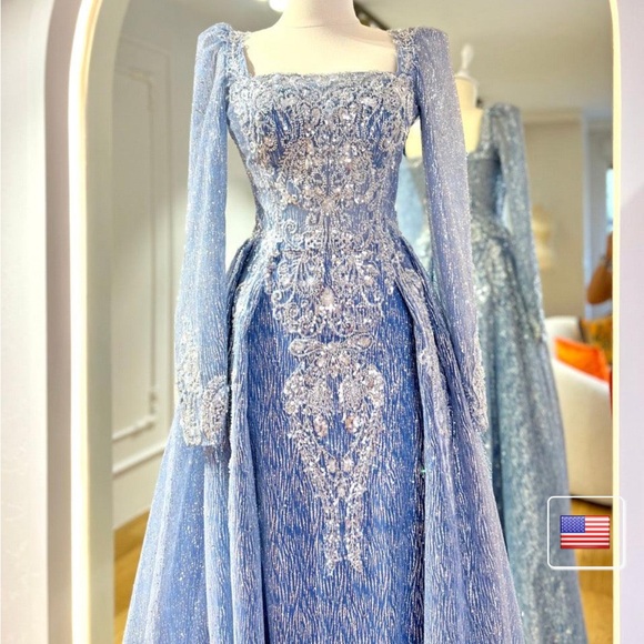 Elegant Blue Dress with Silver Embellishments - Picture 3 of 6